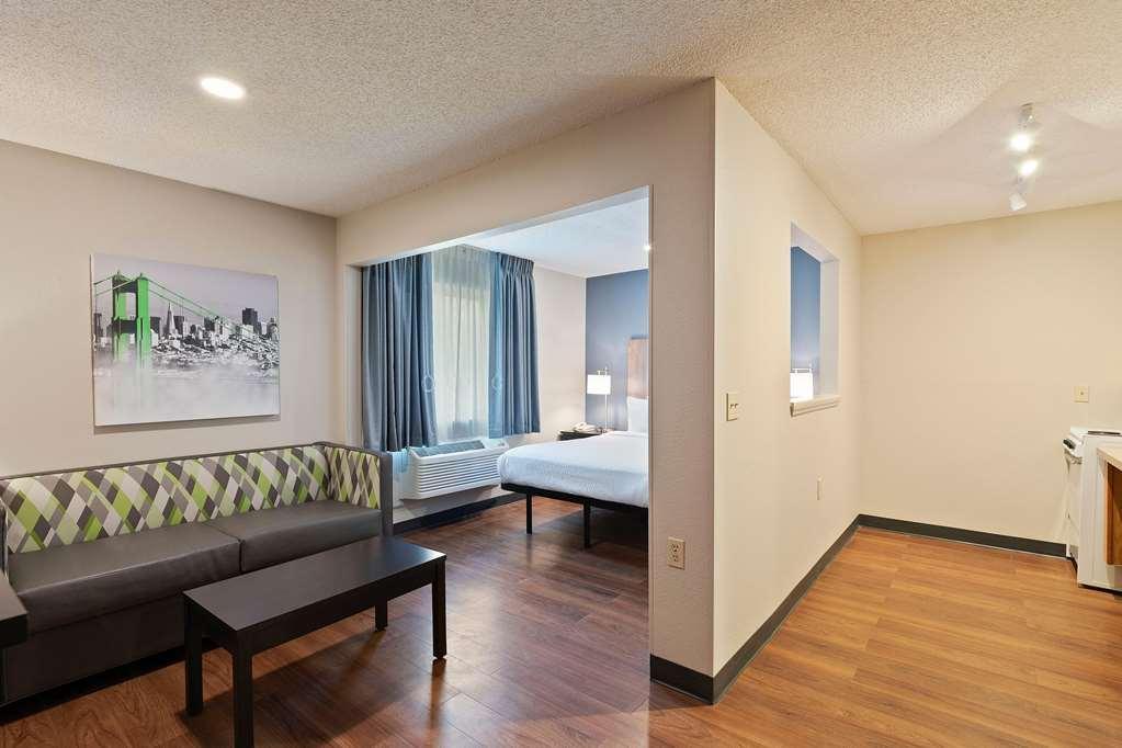 Extended Stay America Select Suites - Charlotte - University Place - E Mccullough Dr Room photo